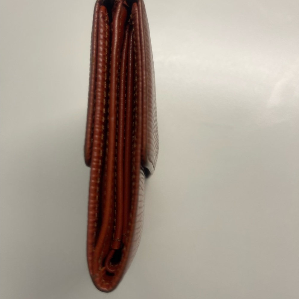 Louis Vuitton Textured Tan Wallet - Picture 3 of 8